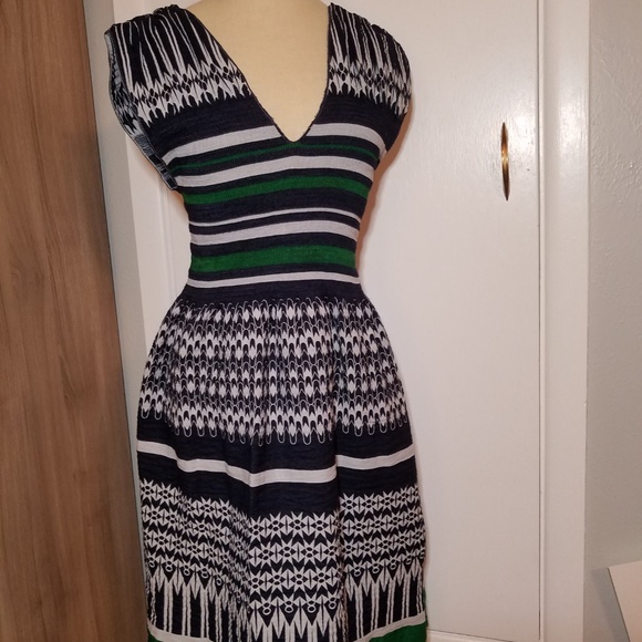 Max Edition Blue and Green Raunched V Neck Dress - Picture 5 of 6